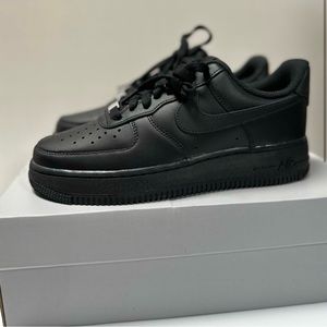 Women's Nike Air Force 1's '07